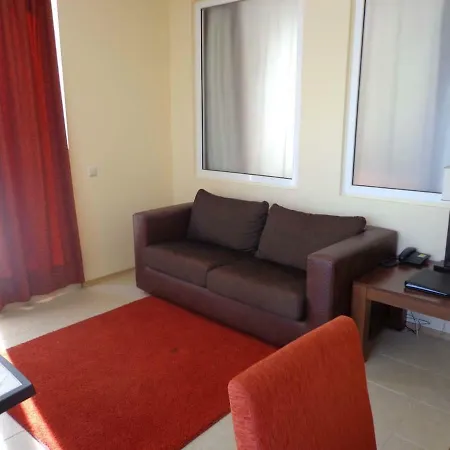 Sunset - Stunning 5-star 1br With Huge Balcony! * פומורי