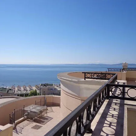 Sunset - Stunning 5-star 1br With Huge Balcony! * פומורי