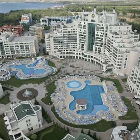 דירה Sunset - Stunning 5-star 1br With Huge Balcony! *